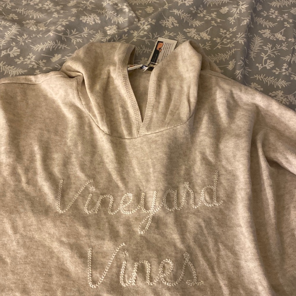 Brand New with Tags Vineyard Vines hooded sweater